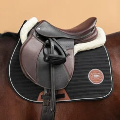 Amortisseur équitation Mouton Synthétique Cheval - 900 Noir 14 Amortisseur équitation Mouton Synthétique Cheval - 900 Noir -Fournitures Équestres Magasin amortisseur equitation mouton synthetique cheval 900 noir 4
