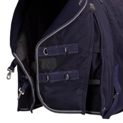 COUVERTURE EQUITATION ECURIE CHEVAL ET PONEY STABLE 400 Marine 13 COUVERTURE EQUITATION ECURIE CHEVAL ET PONEY STABLE 400 Marine -Fournitures Équestres Magasin couverture equitation ecurie cheval et poney stable 400 marine 4