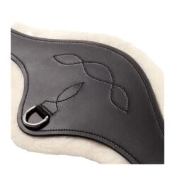Sangle Bavette D'équitation Cuir Huilé Avec Fausse Fourrure Kavalkade Casper 7 Sangle Bavette D'équitation Cuir Huilé Avec Fausse Fourrure Kavalkade Casper -Fournitures Équestres Magasin sangle bavette dequitation cuir huile avec fausse fourrure kavalkade casper 2